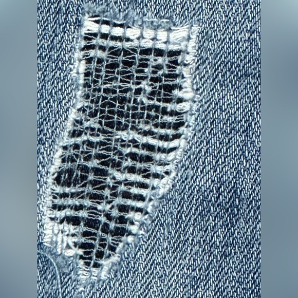 Lucky Brand Lolita Capri Distressed w/ Patches Sewn In Fading & Whiskering 0/25 - Picture 5 of 13